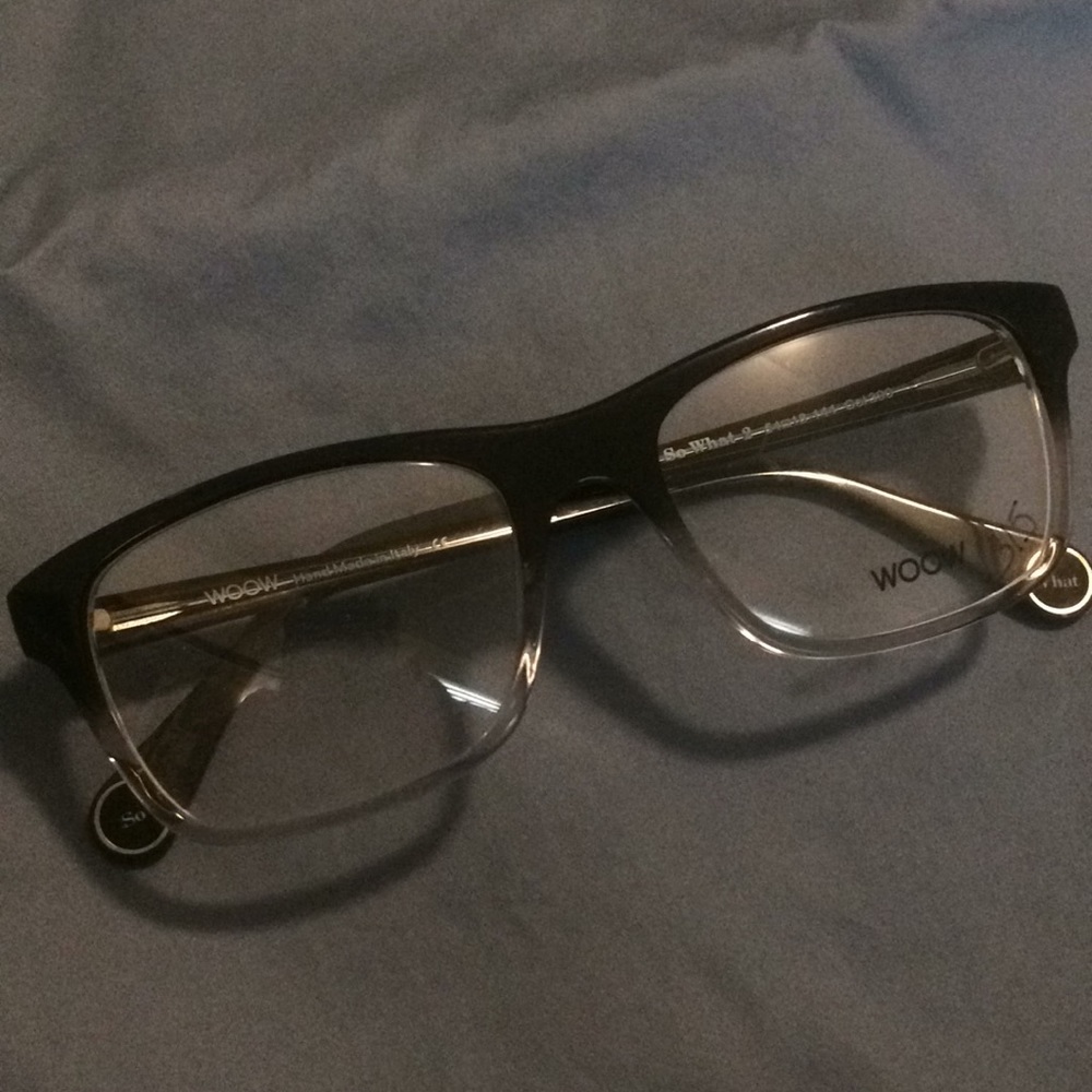 WOOW black to clear gradient frame.